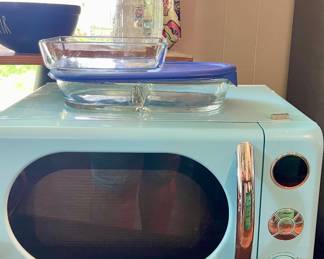RETRO LOOK MICROWAVE