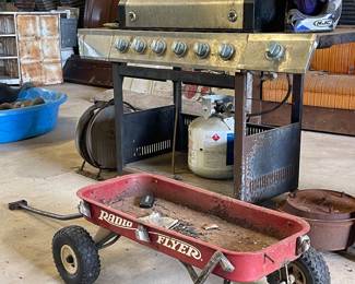 RED WAGON, BBQ PIT