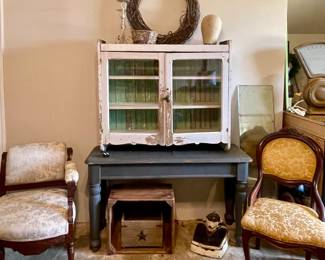 VINTAGE CORNER CHAIR, FARMHOUSE DECOR