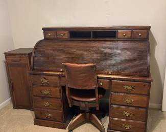 Roll top desk