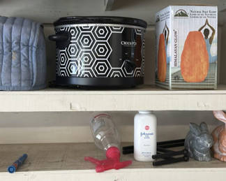 Lot 207: Crock-Pot Slow Cooker, Himalayan Glow Salt Lamp, Television, and Household Items