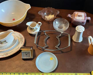 Lot 86: Assorted Vintage Kitchenware and Household Items