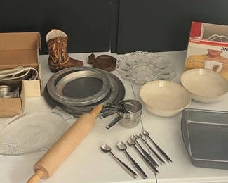 Lot 52: Assorted Kitchenware and Baking Items