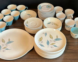 Lot 155: Corelle Ovenproof Biscayne Dinnerware Set