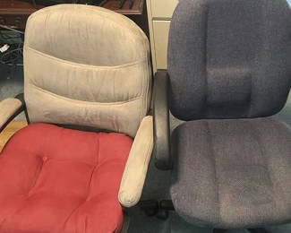 Lot 31: Two Office Chairs With Seat Cushion