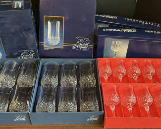 Lot 98: Cristal d'Arques Longchamp Crystal Glassware Set