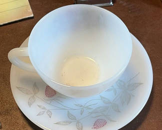 Lot 91: Assorted Vintage Dishware and Kitchen Items
