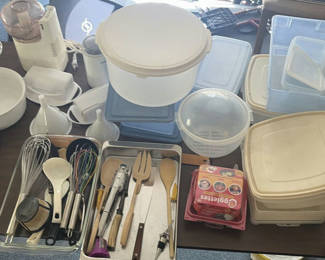 Lot 54: Assorted Kitchenware and Small Kitchen Appliances