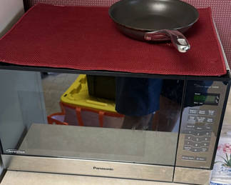 Lot 14: Panasonic Genius Sensor 1200W Microwave and Anolon Frying Pan