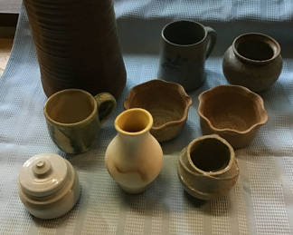 Lot 186: Assorted handmade ceramic pottery pieces
