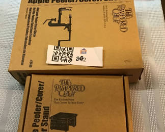 Lot 202: Apple Peeler/Corer/Slicer with Stand (Pampered Chef)