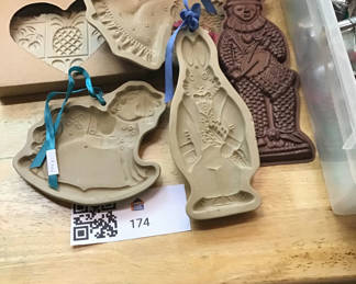 Lot 174: Assorted baking molds and cookie cutters