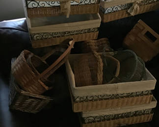 Lot 239: Assorted wicker baskets in various shapes and sizes