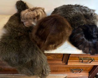 Lot 226: Assorted fur hats and stoles
