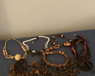 Lot 260: Statement necklaces