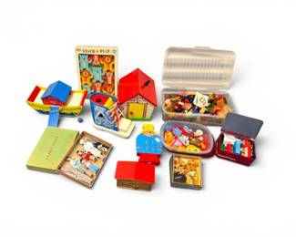 137 AssortedWoodenToysGamesPuzzlesCollection
