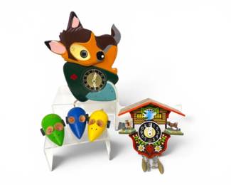 209 VintageGermanChaletCuckooClockBambiClockCarvedWoodMice