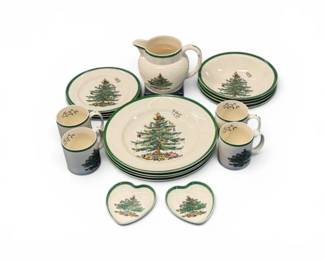 127 SpodeChristmasTreeDinnerwareSetwPitcherHeartDishes19Pc