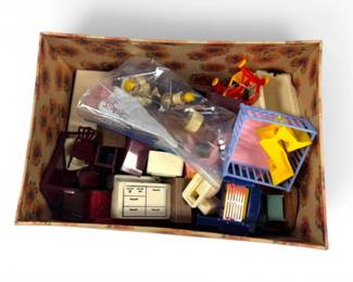 85 MixedDollhouseFurnitureAccessoriesCollection