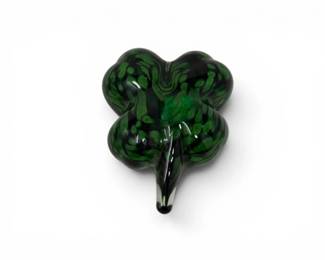 134 HandBlownArtGlassFourLeafCloverPaperweight