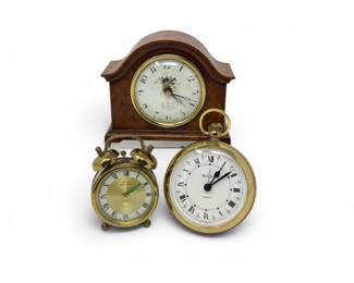 89 VintageMantelAlarmClocksJasBucknellBulovaLinden