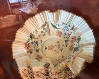 unmarked Fenton bowl