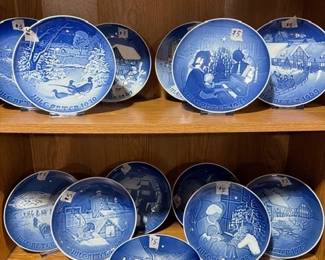 Collectable plates 