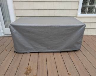 Cover on Outdoor Kitchen Cabinet