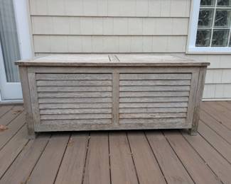 Outdoor Storage Bin with Cover