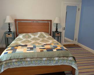 Queen Bed, Lamps, and Side Tables