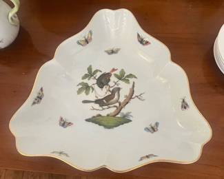 Closer view of the set of hand-painted Herend Rothschild Bird pattern dinnerware.