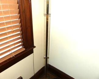 Modern floor lamp
