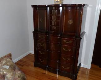 Master bedroom dresser, chest, pair of night tables & bed