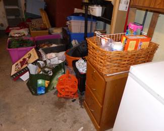 Basement with lots of assorted things!!