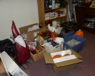 Basement with lots of assorted things!!