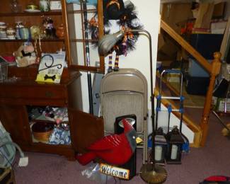 Basement with lots of assorted things!!