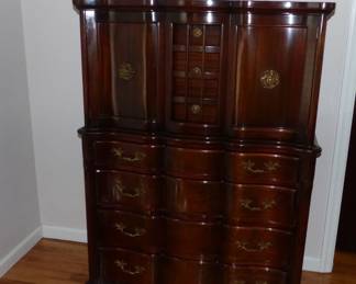 Master bedroom dresser, chest, pair of night tables & bed