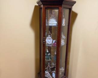 Corner curio cabinet
