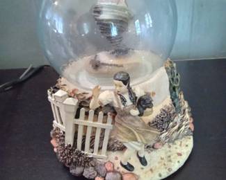 OZ Snow Globe musical