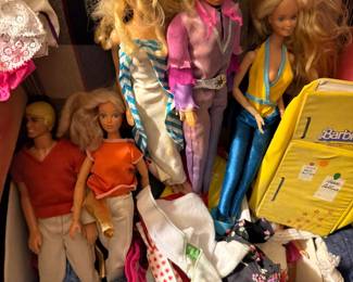 Vintage Barbies - Barbie Clothes 