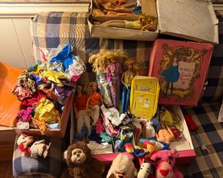 Vintage Barbies - Barbie Clothes 
