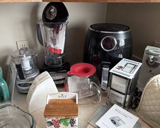 Blender, Air Fryer,  and other small appliances