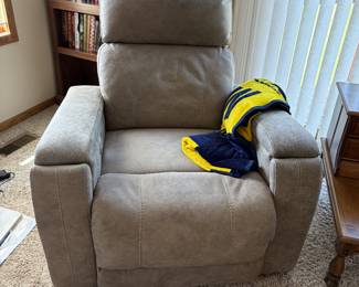 Electric recliner
