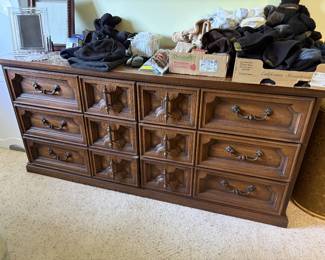 Dresser part of set