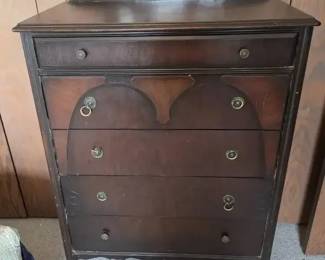 5Drawer Chest with Gallery Back