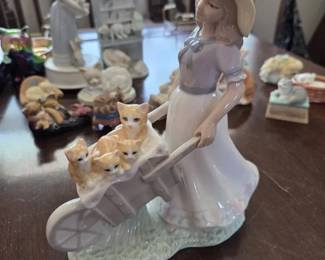CatThemed Decor Collection with Plates Figurines