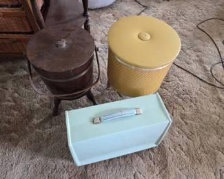 Singer Model 348 Sewing Machine with Sewing Baskets Accessories missing power cord and foot pedal