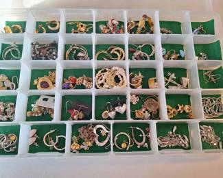 Large Assortment of Fashion Earrings, Pendants Jewelry Pieces