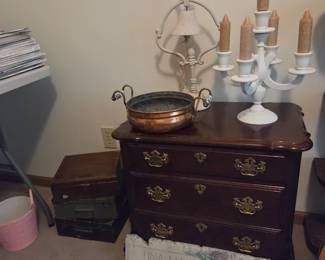 Chest of drawers