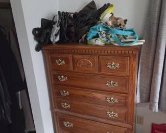 Chest of drawers